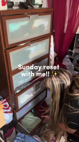happy Sunday! I so desperately need to do a closet clean out and organize my skincare better 😭 #cleanwithme #sundayreset #cleaningtok #resetwithme #fyp 