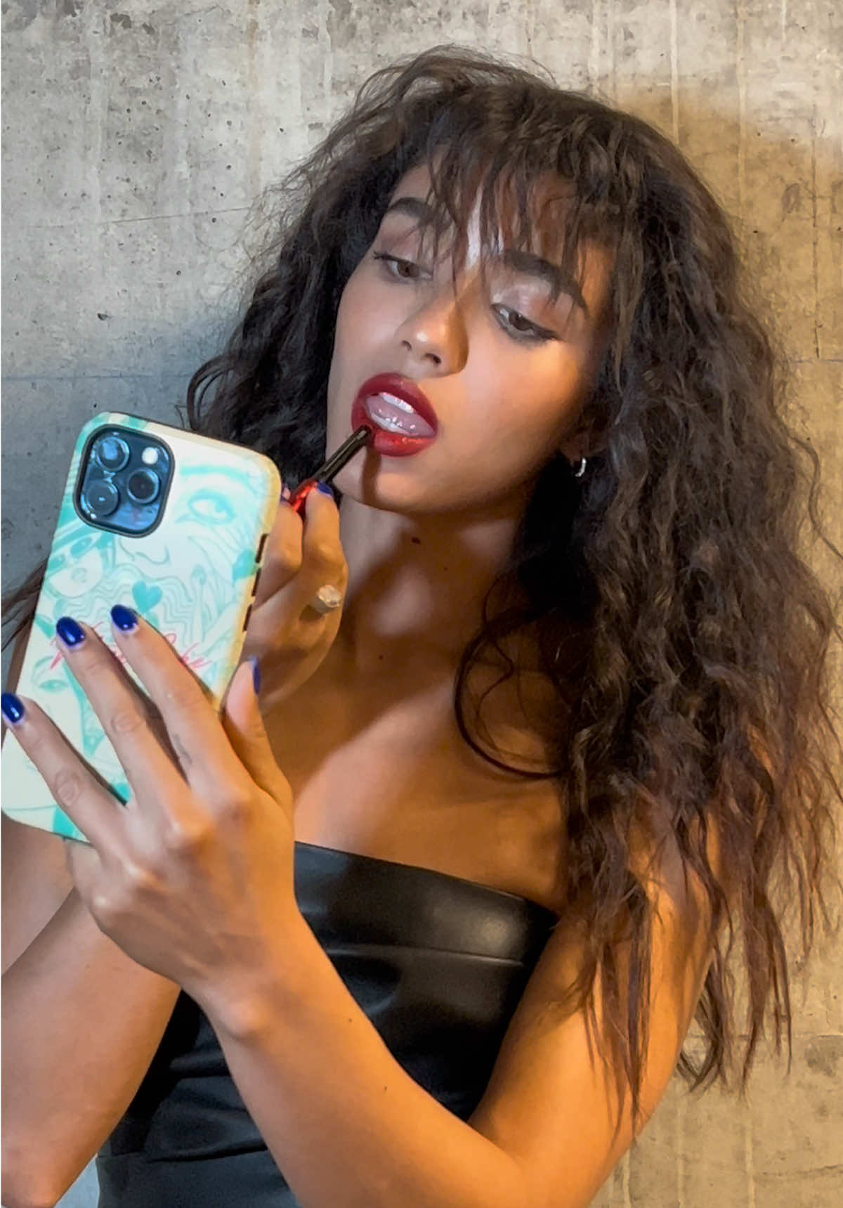 POV of how it looks and feels to perfect a red lip 🌹💄💋 #fyp #yovannaventura #newmusic #redlip 
