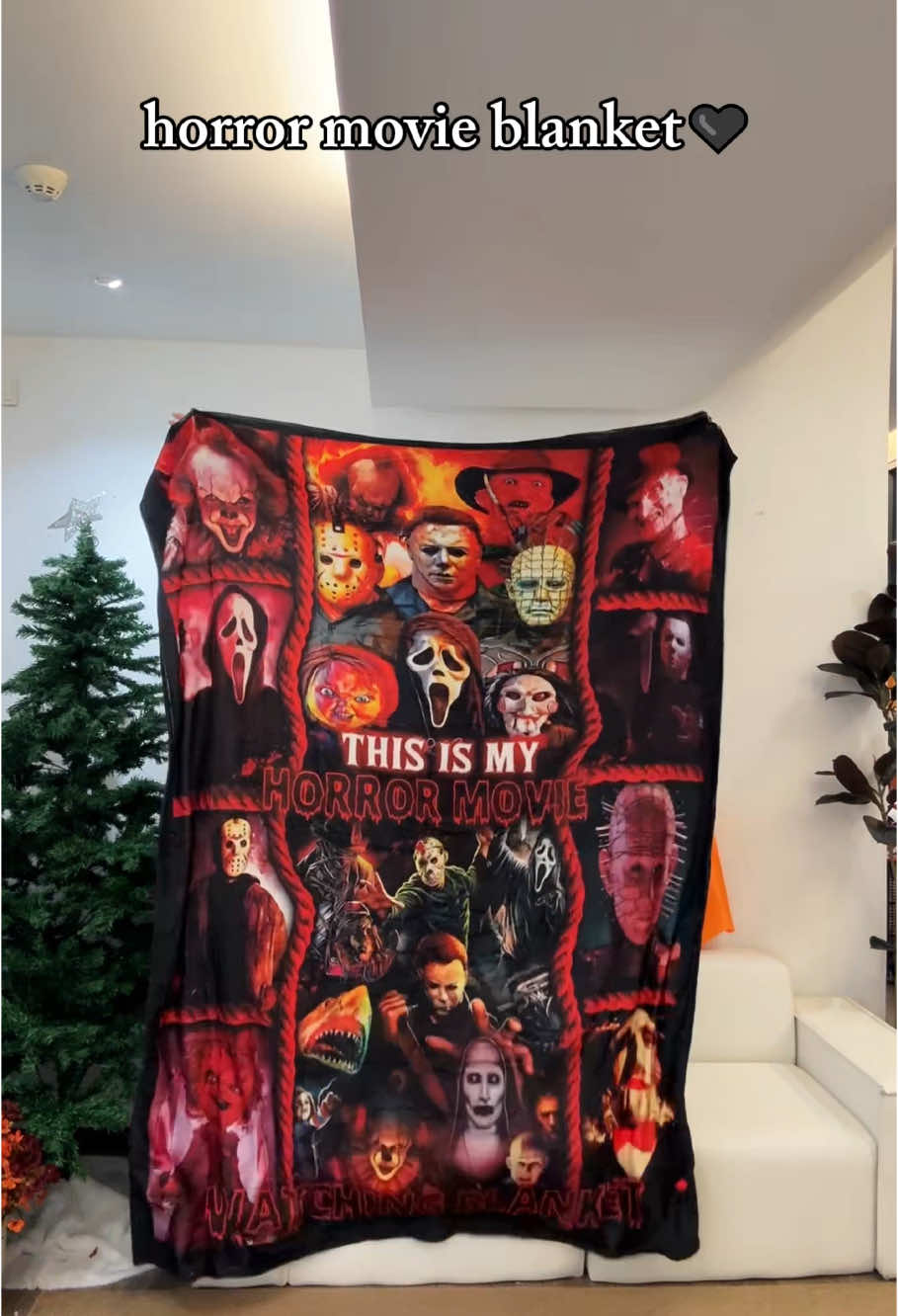 This horror blanket is a must have!🖤🖤🖤 #horror #horrorblanket #horrortiktok #horrorfan #horrormovieblanket #horrormovies #TikTokShopBacktoSchool #holidaydecor #Halloween2025  #halloween #pumpkin #pattern #blanket  #soft #cozy #warm #highquality  #TikTokShopBacktoSchool #halloween #Halloween2025 #daysforyoudays #spotlightfinds #LoveMyHome #blanket#FYP #SoftBlanket #BedroomEssentials #CouchBlanket #TravelBlanket #OversizedBlanket 