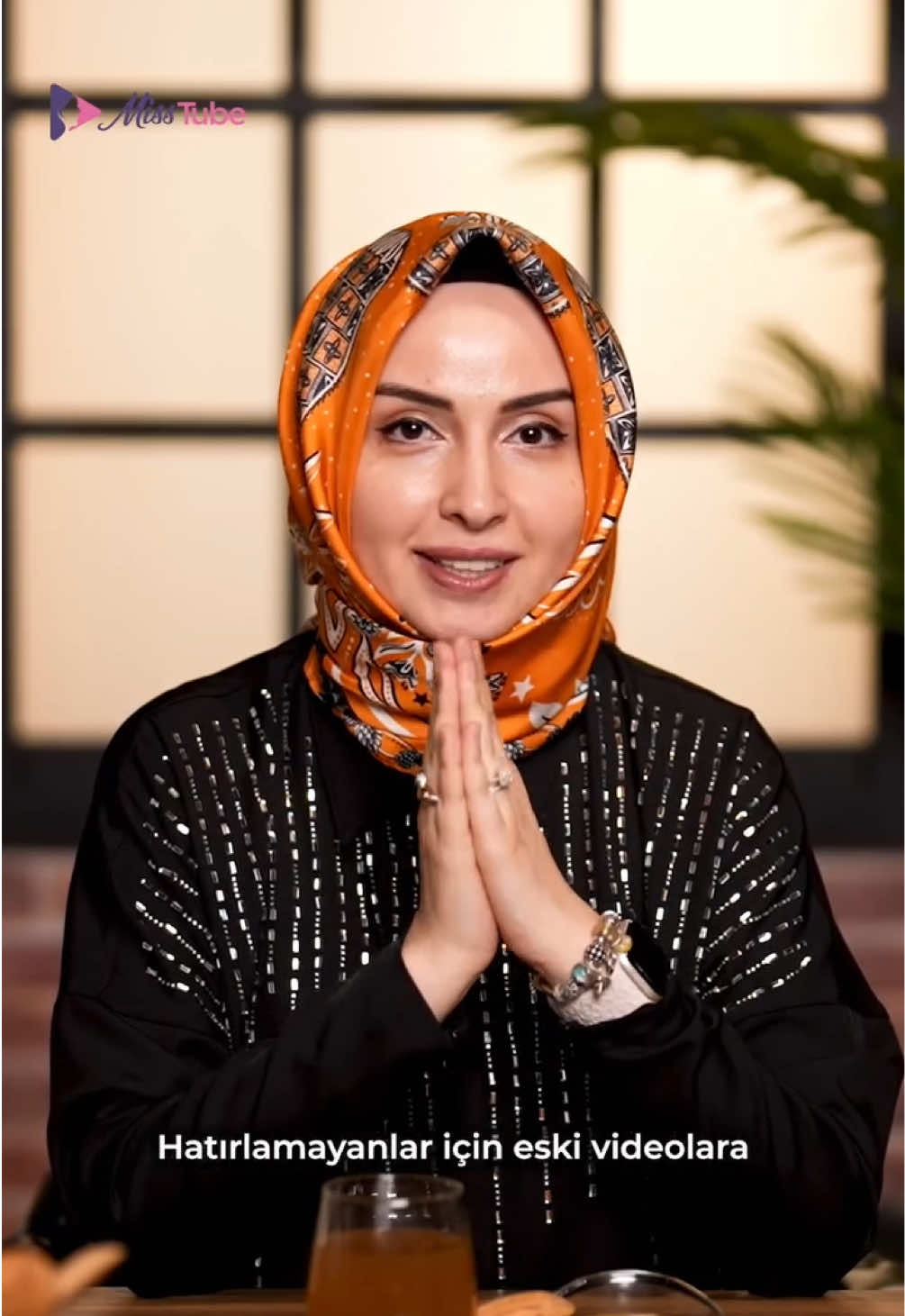 👩‍🍳 Daha önce hazırladığımız o özel baharat karışımını hatırlıyor musunuz? Bu kez onu ısıtılmış kemik suyuyla birleştiriyoruz. Sonuç: Bağırsağı onaran, bağışıklığı güçlendiren bir şifa takviyesi! @diyetistannn @mcttechnic #işbirliği  #KemikSuyu #BaharatKarışımı #DoğalTakviye #ŞifaDeposu