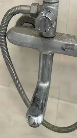 Xịt tẩy canxi đa năng: Tẩy sạch mọi cặn bẩn dễ dàng!