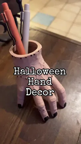 Imagine the compliments you’ll get on this hand 😁 #halloweendecor #halloweendecorations #halloweendeskdecor #halloweendecorideas 