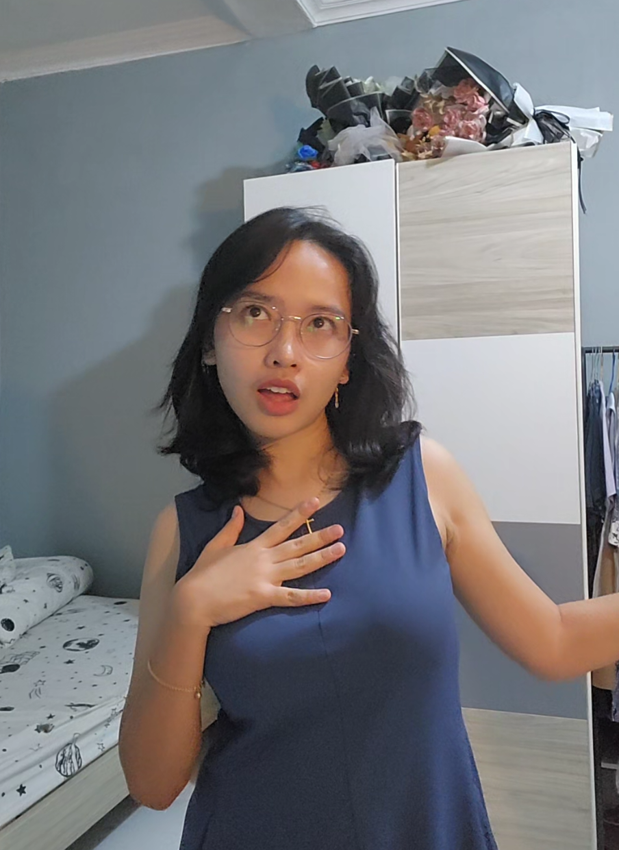 me featuring my unstyled hair