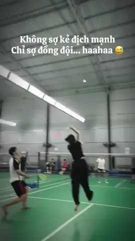 Lừa đồng đội thành công rồi😎 #caulongphongtrao #badminton #xuhuong #funnyvideos 