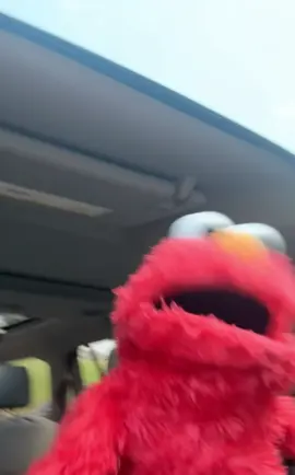 Elmo’s just vibing 