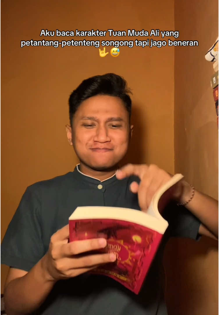 Petantang-petenteng ditantangin malah makin mentereng.. 😏😏 Siapa diaa? Yaaapsss Tuan Muda Ali 🐻 Karakter Favorit siapa nih?? 😉😉 #BookTok #booktokindonesia #tereliye #bumiseries #tuanmudaali #rekomendasibuku #reviewbuku #bookish 