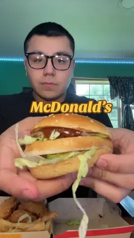I haven’t had a Big Mac in so long!!🤤😩 also my birthday is in two days😱 #mcdonalds #mcdonaldsmukbang #bigmac #eating #eatwithme #eat #fyp #FoodTok #mukbang #mukbangeatingshow 