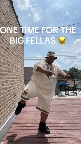 I HAD TO AT LEAST TRY 😂😂😂 gotta Hold it down for the Big felllas ima do it better next time yall gotta help me #chrisbrown #chrisbrowndance #itdepends #viral #dancechallenge #fyp #bigfellas