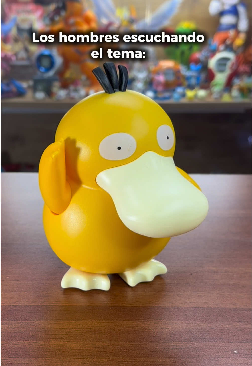 Que mejor que ver una figura pokemon bailando severo temon 😮‍💨 hoy le tocó el turno al psyduck bailaron. 🐥🐥  Que opinan de estos prohibidos? Déjenmelo en los comentarios 🤣🤣🫢  #pokemon #pokemoncolombia #pokemonfigures #pokemoncollector #pokemoncollection 