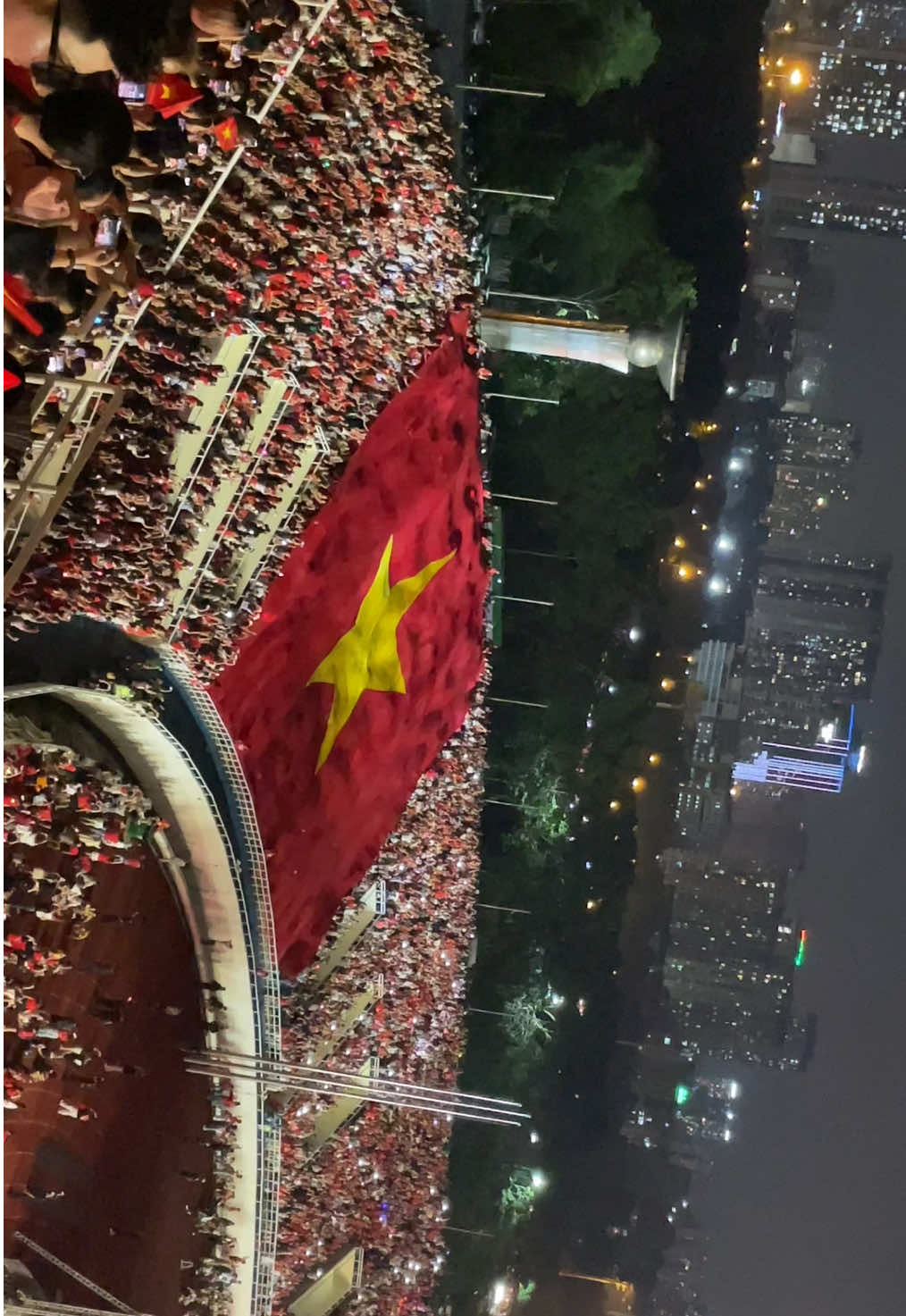 #toquoctrongtim #concertquocgia  Nếu niềm tự hào có hình dáng thì đó là lá cờ đỏ sao vàng🇻🇳