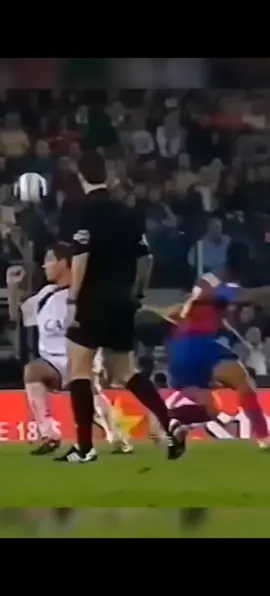 Ronaldinho Skills #ronaldinho #ronaldinhoskills #football #footballuk #sports 