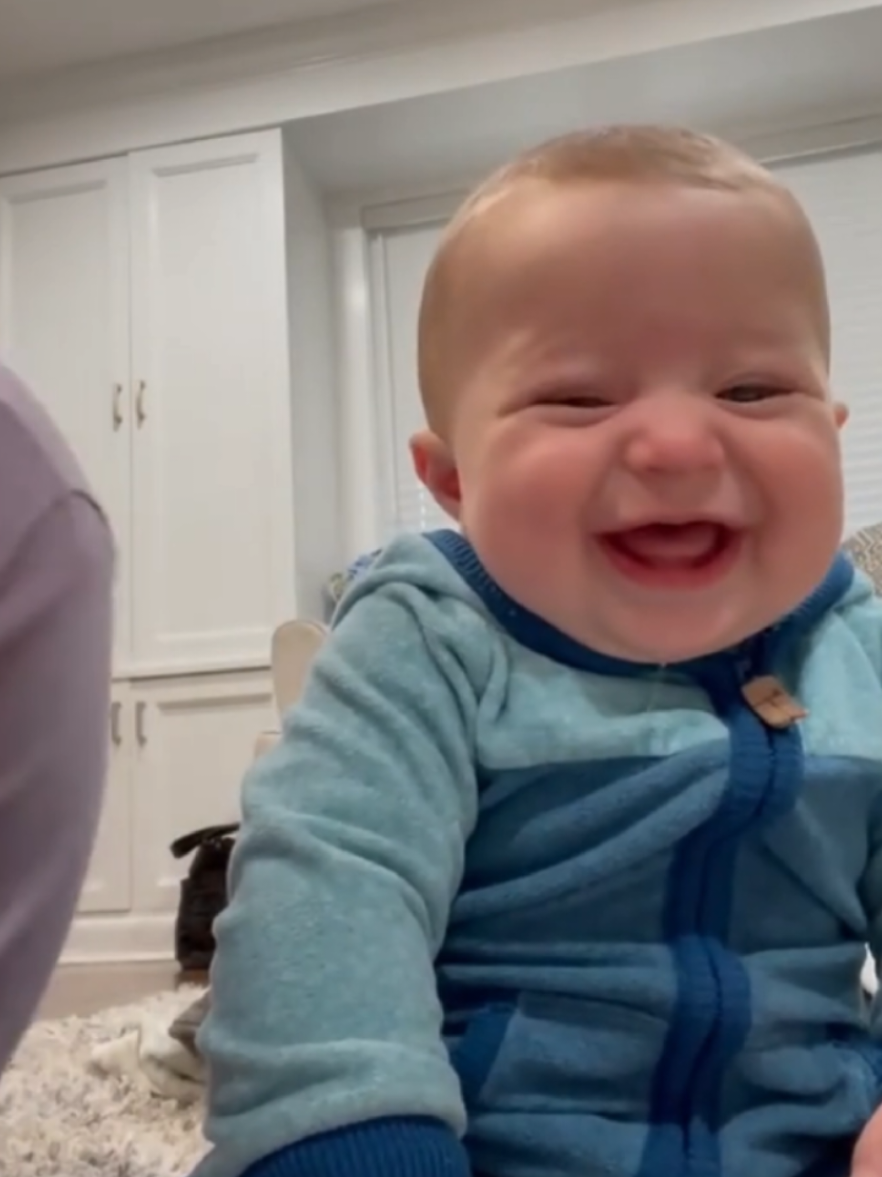 #funnybabys #babysvedio #foryoupage 