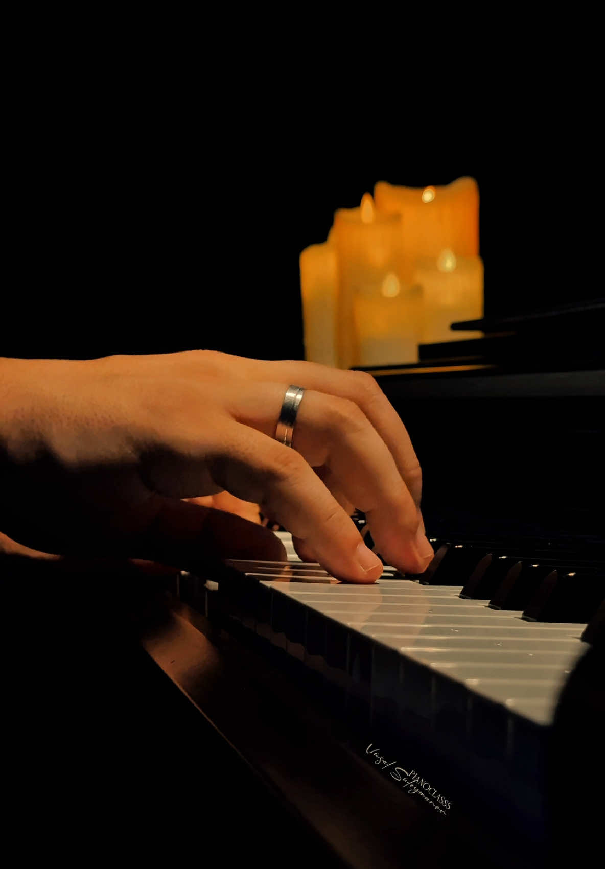 “Firuze”  #firuze #sezenaksu #pianist #piano #vüsalsüleymanov #pianoclasss  #MusicOnStage #musiconstage #fyp #keşfet #viral #trend #trending #global #trendingmusic #music #turkishmusic 