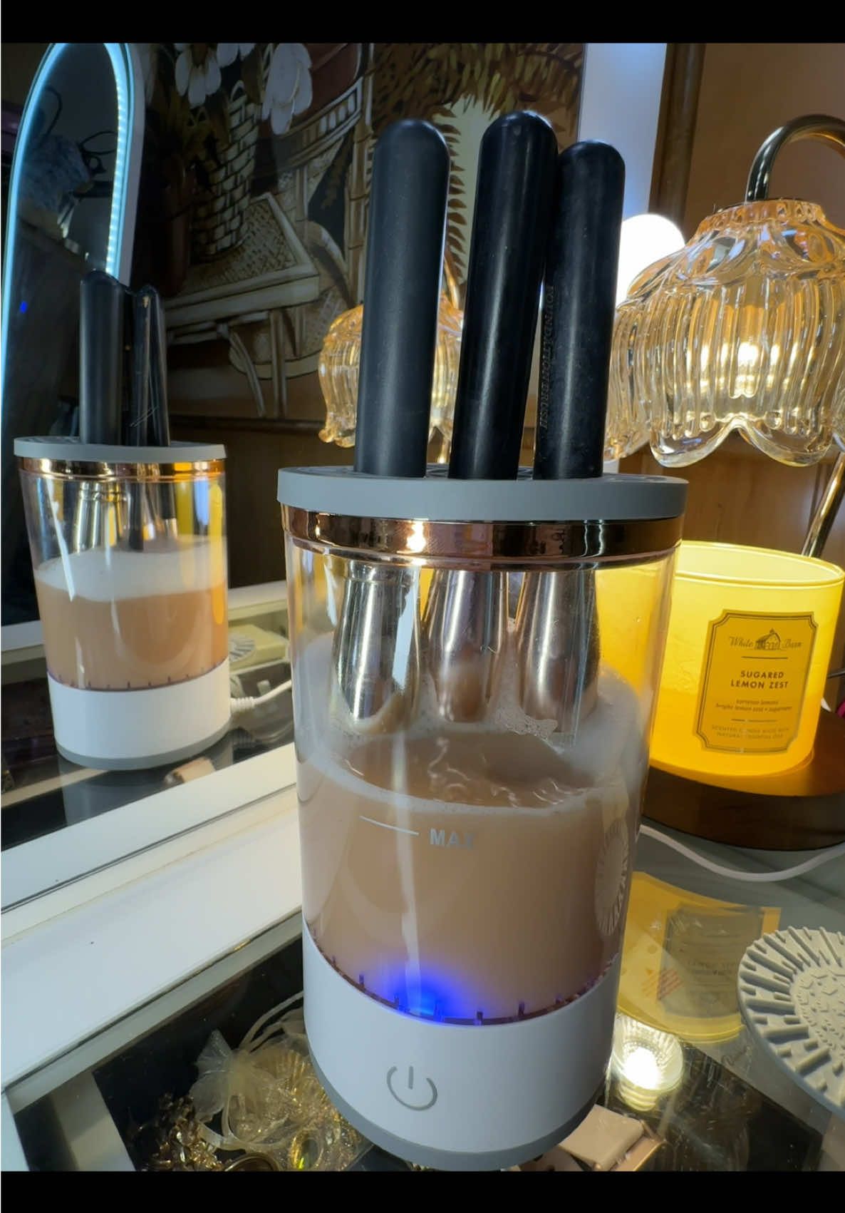 La máquina que todas necesitamos para lavar nuestras brochas y esponjas de maquillaje #BrushCleaner #MakeupBrushCleaner #makeup #BrushCleaning #limpiezabrochasmaquillaje 