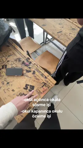 döngüye girdik ae  . . . . . . .#okul #sınıf #ders #tatil #kesfet #önecıkart 