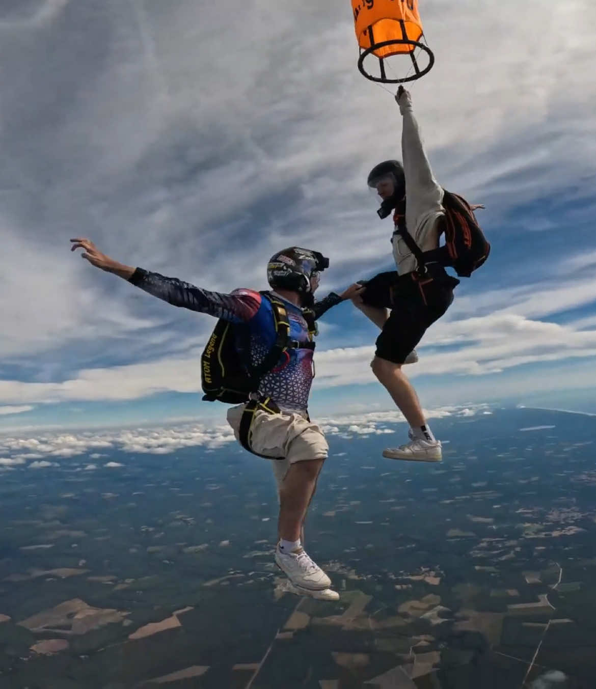 Jump with a tube from vigilaad at skydive mimizan with friends and a perfect view in a beautiful landscape with clouds. Saut tube de vigilaad a mimizan parachutisme avec les copains, un temps idéal avec une vue parfaite et des jolies nuages. #clouds #sky #skydive #jump #falling #flying #friends #moment #landscape #creatorsearchinsights @Skydivemimizan 