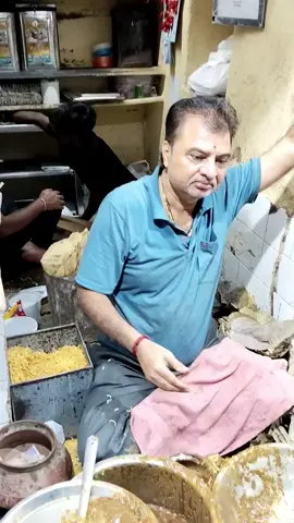 Jo taste dil jeet le, use kehte hain asli street food! 😋 Laali Changani, salute! 🙌 #foodbloggers #Foodie #indianstreetfood #desiflavor #streetfoodindia 