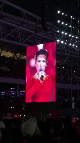 Cj ấy ngầu đét 🇻🇳 #concertquocgia #vohatram #svdmydinh 