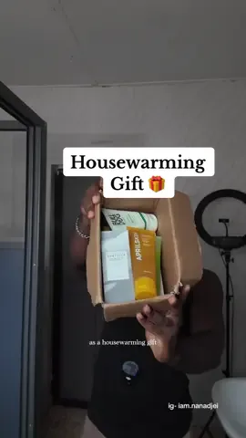 A Skincare package as a housewarming gift 🎁? #skincare #housewarminggift #mensgrooming #creatorsearchinsights @SKIN1004 US @medicube global @APRILSKIN USA 