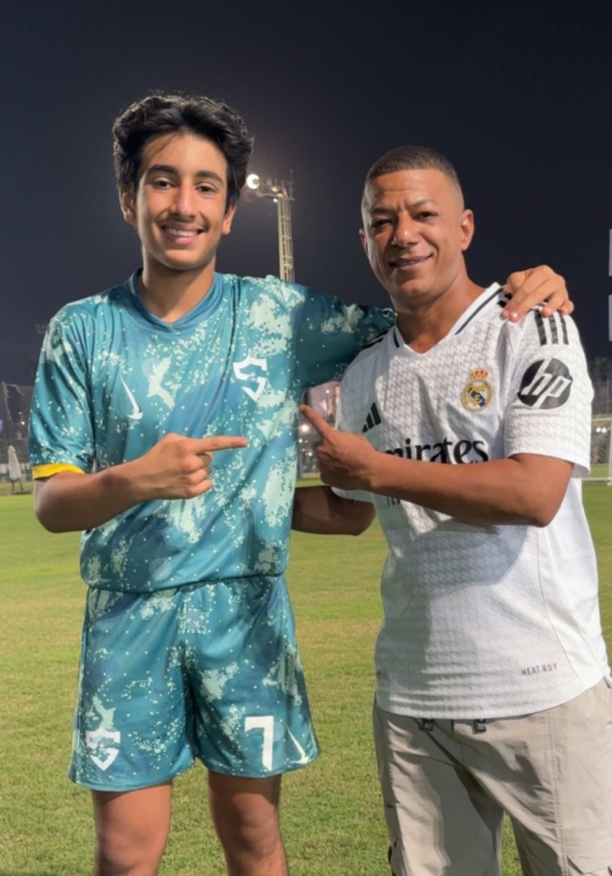 تحدي ضربات الجزاء 😎✅ مع @شبيه امبابي🇫🇷  🇸🇦🇪🇬 #mbappe #عبدالله_بن_سعود #المواهب #debruyne #creatorsearchinsights 