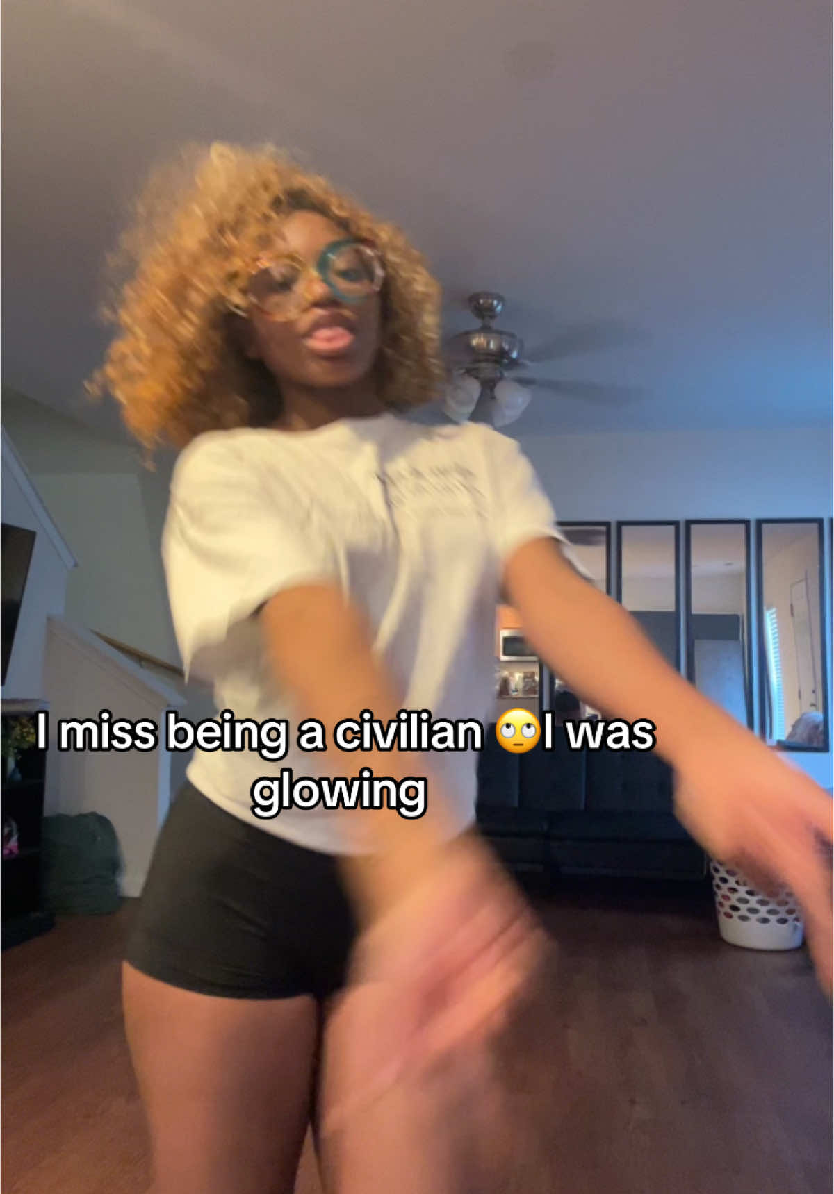 #idk #vibing #bored #whocanrelate #vibes #relatable #contentcreator #content #throwback  #itbelikethat #smh #armystrong  #civilian #memories  #trending #trendingvideo #trendingsound #va  #dance 