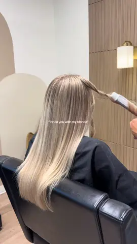 blendy & bright 💛 oh & low maintenance #michiganhairstylist #blondehair #hairinspo 