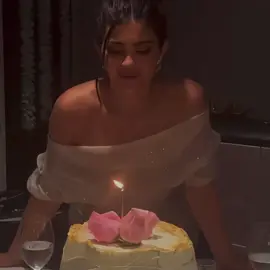 @Kylie Jenner 28 Almost like 30 #kyliejenner#kylieeeditsv#kylie##viral 
