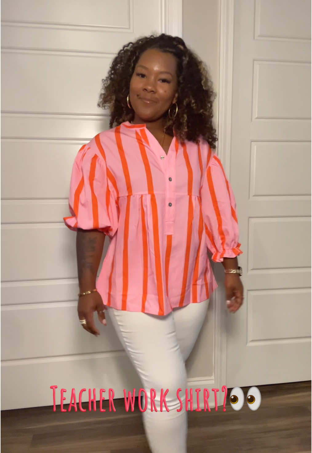 This babydoll top makes for such a cute teacher top #teacheroutfitinspo #teacheroutfit #teacherfit #teacherfitcheck 