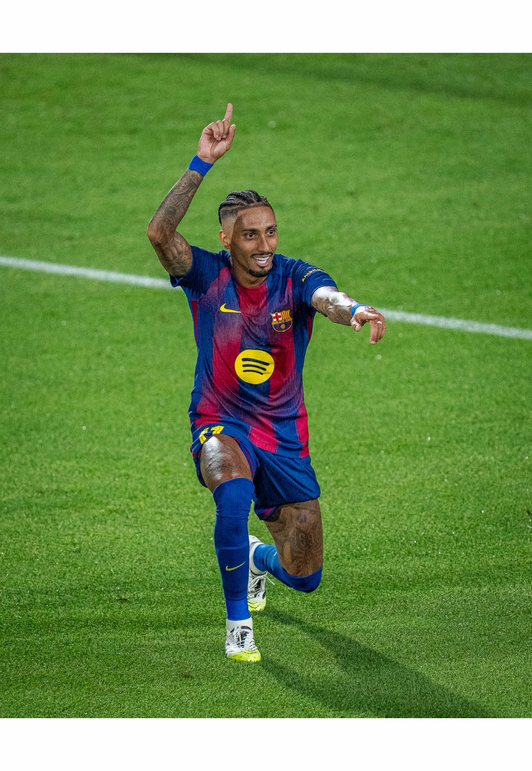 Rapha joins the goal party! 🎉🤙 #fcbarcelona #barçaontiktok @Raphinha 