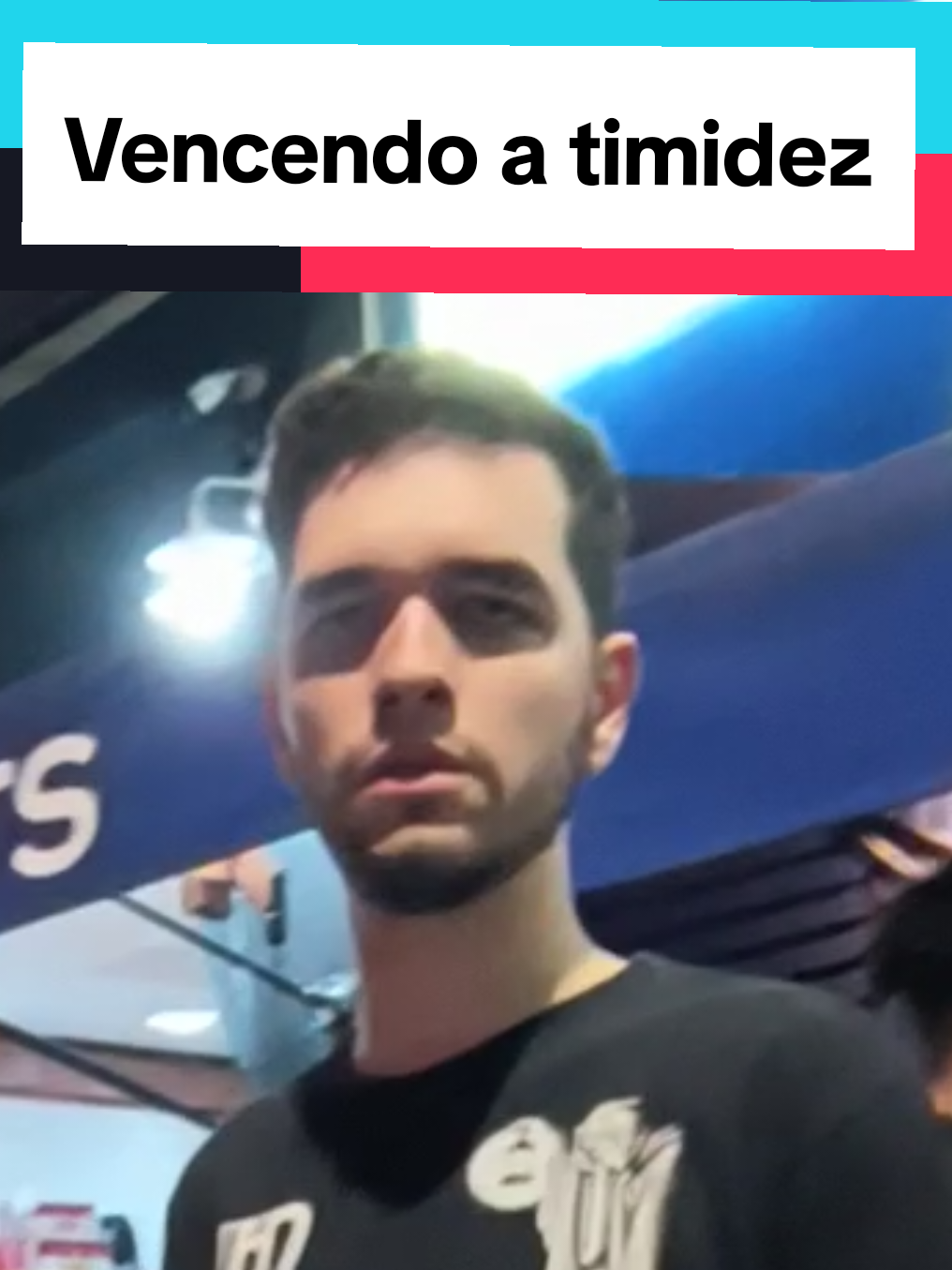 só queria tomar umas com eles mas quase apanhei 😭 . #humor #videosengracados #comedia #timidez 