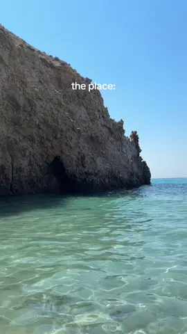 📍Tsigrado beach, Milos #greecebeaches #tsigradobeach #milosbeaches #thingstodoinmilos #greece #milos #travel  