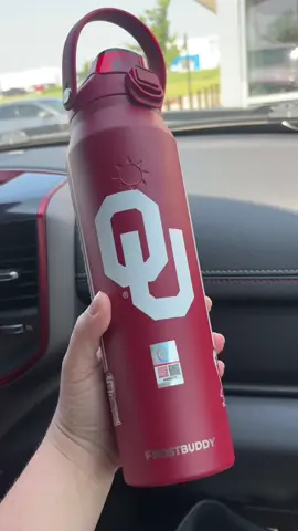 Replying to @AshleyJane #frostbuddy #bottlebuddy #tiktokmademebuyit #gameday #oklahoma #sooners 