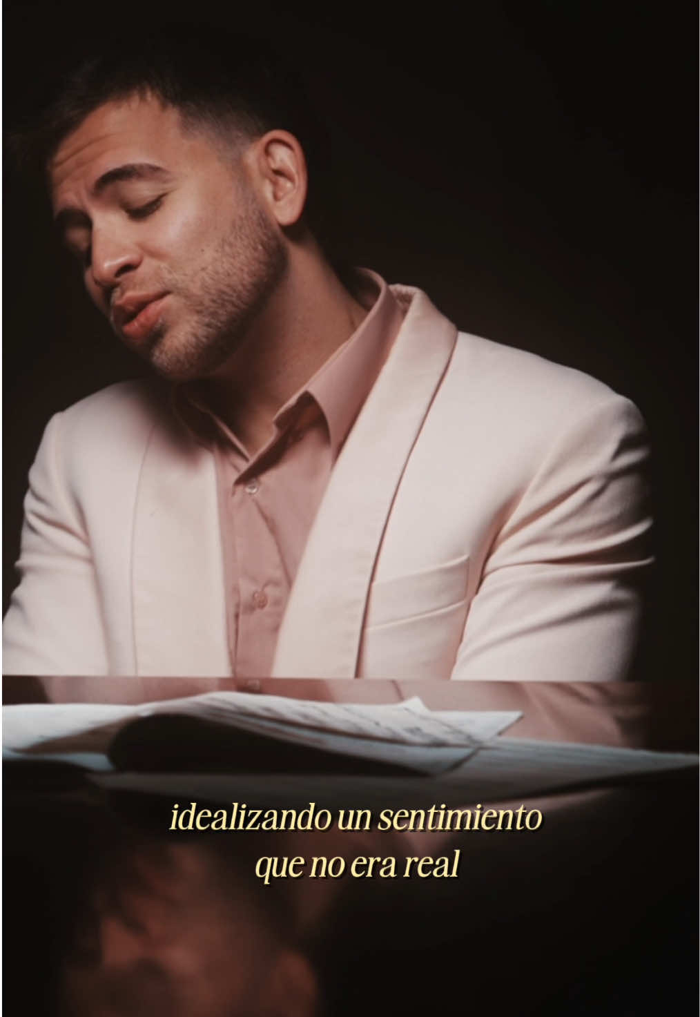 HOSPITAL 🎹   Nueva canción disponible en todos lados. Una balada de esas que van directo al corazón, sin anestesia 💉   Me gustaría saber si ustedes han pasado por esta situación. De idealizar un amor, de estar en un tiempo, de ver y sentir el final antes que suceda. Cuando la incertidumbre pesa más que el amor, a veces es mejor decir adiós ❤️‍🩹   Quiero agradecer y felicitar al equipo que hizo que esta canción quedara tan épica 🙏🏻   Gracias a ustedes por el apoyo de siempre y no se olviden de prestar atención. El verdadero “se vienen cositas” lo tienen delante de sus ojos 👀    #RodriBovino #Hospital #NuevaCancion #Balada #Piano #NuevoArtista #Videoclip 