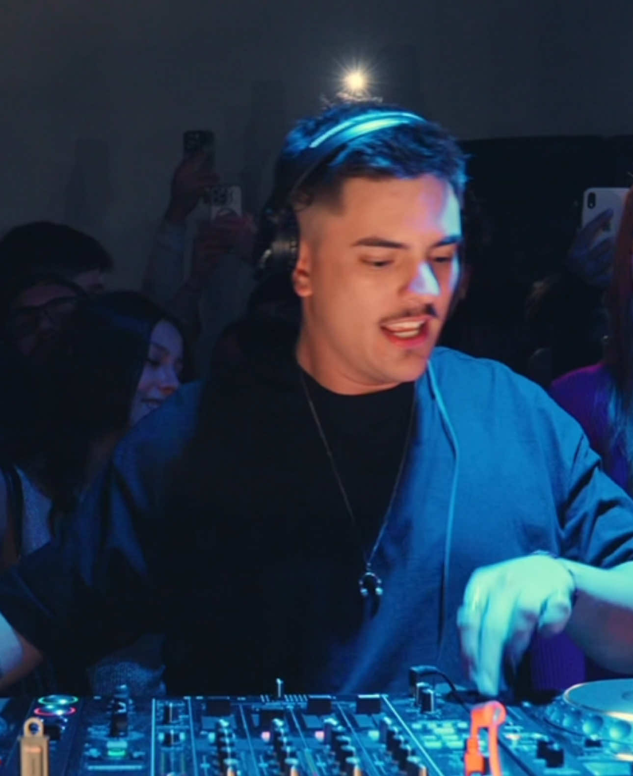 Esse sempre surpreende 😎 Já pensou ouvir esse Mashup na pista? 🤯 #dj #mashup #fy 