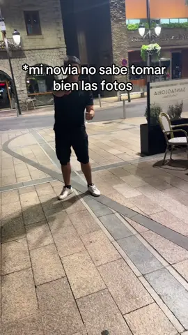 No sabe tomar bien las fotos… debo enseñarle. (Un pequeño homenaje)