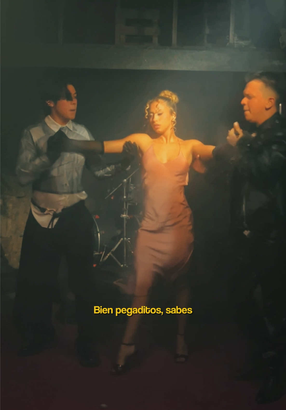 Nunca pensé que una bachata en chino sonaría así de bien! 🐉🕺🏻 Tienen parte favorita? “Quedate” ya esta disponible en todas las plataformas ▶️🎶 #RenKai  #RenatoKaicedo #Maykel #Bachata #NuevaCanción #Quédate #eldragondelabachata