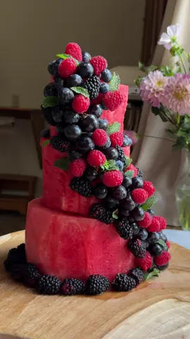 making a watermelon cake to display the fruit for Poppy’s 4th bday party  🍉🫐 #watermeloncake 