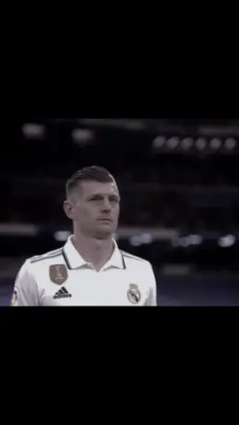 موَ تَعودنيَ عليَك وتَمشَي منيَ✨🪐#foryoupage #توني_كروس #اشعار#realmadrid ...  .  .  . 