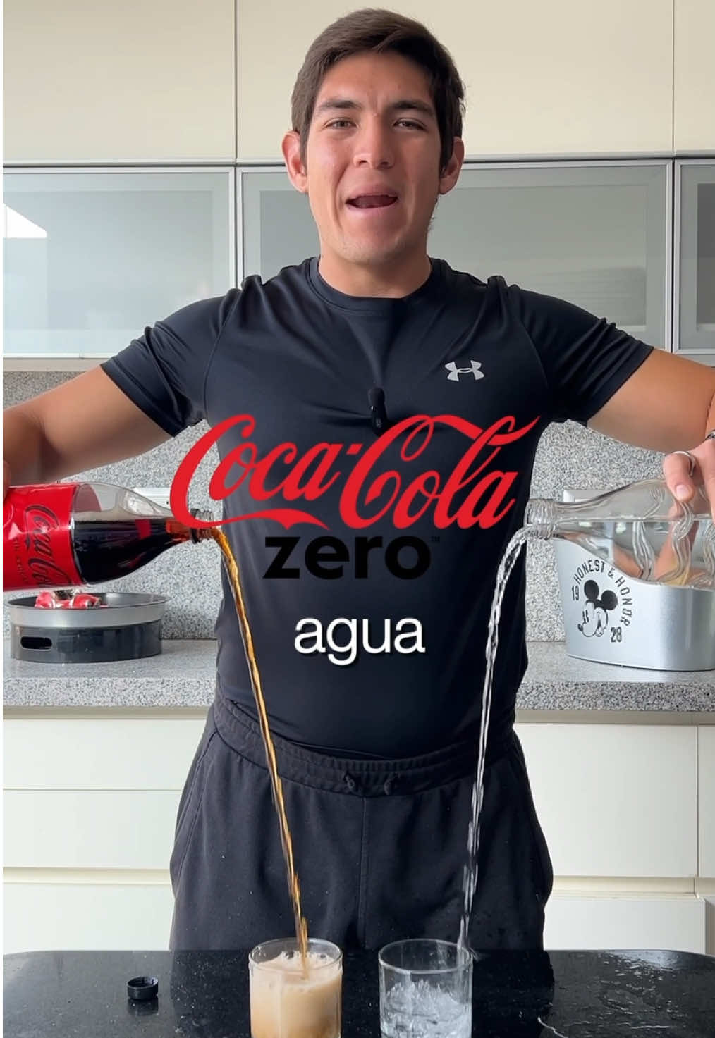 🥤 Coca-Cola Zero es mejor que el agua para bajar de peso… y sí, lo dije. ⠀ Yo bajé 20 haciendo este cambio y hay ciencia que lo respalda 📚💪🏻 Porque seamos sinceros… Si amas las gaseosas y te obligan a tomar solo agua, te rindes al 3er día. ⠀ La Coca Zero tiene 0 calorías y 0 azúcar, y puede ser el salvavidas que te mantenga en el déficit para quemar grasa sin abandonar. ⠀ 👇🏻 Comenta ZERO y te mando la guía para bajar grasa sin dejar lo que te gusta. ⠀ #Fitness #perdergrasa #bajardepeso #definicionmuscular #fitnessperu #nutricionfitness #quemandograsa #vidasaludable #fitnesslife #coachfit