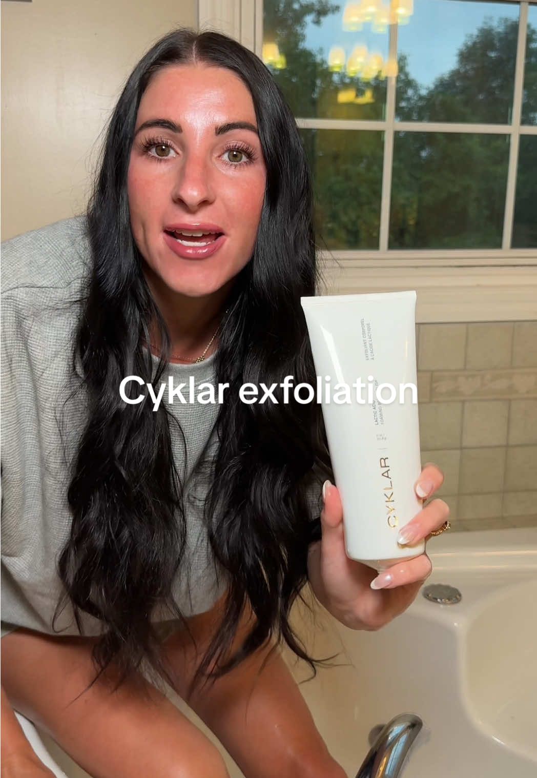 This @CYKLAR lactic acid exfoliation wash is giving baby soft skin ✨✨✨ #cyklar #exfoliatingscrub #skinexfoliation #SelfCare #softskin #amoothskin #tiktokshopcreatorpicks 