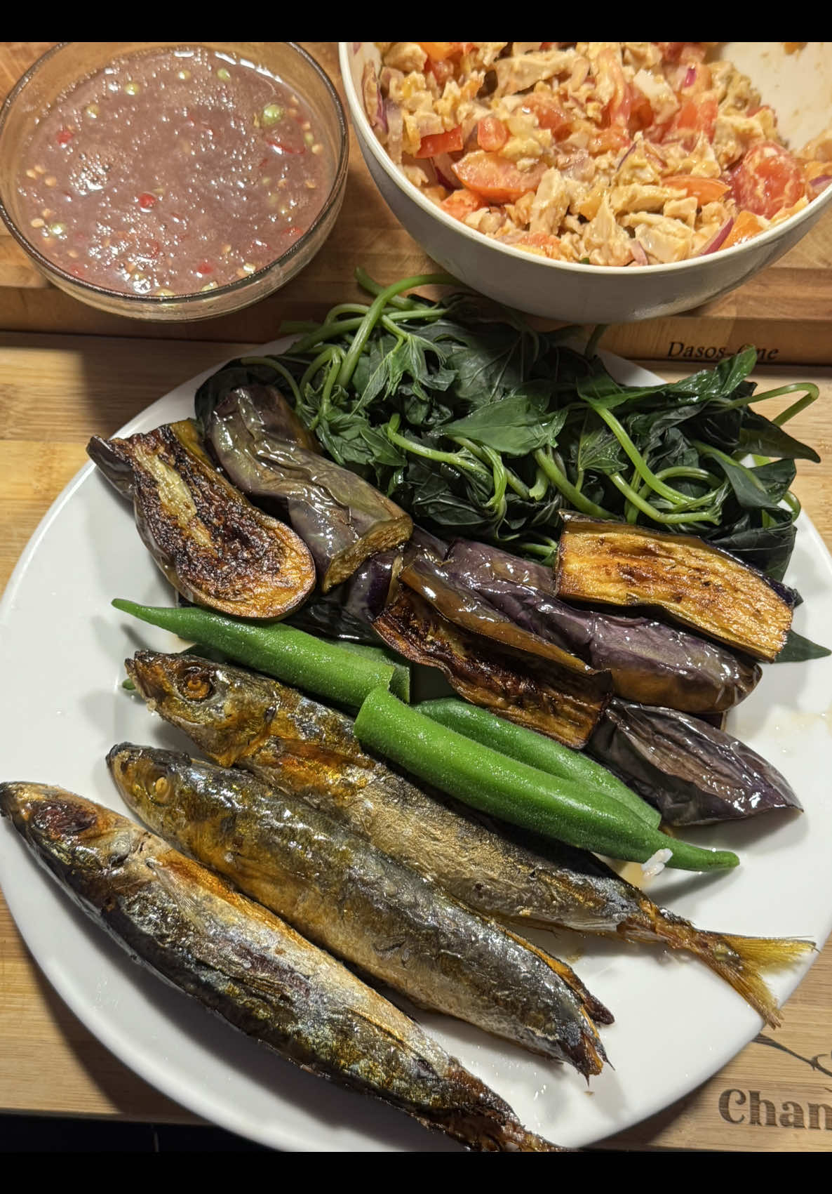 When my wife ask na magluto ng totoong ulam, this is what she mean. Tinapa + Gulay  INGRIDIENTS Tinapa Talbos ng Kamote Talong Okra Itlog na maalat Kamatis Sibuyas kalamansi Sili Alamang #channelx #channelxph #tinapa #talbos #talong #alamang #EasyRecipes #foodtutorials 