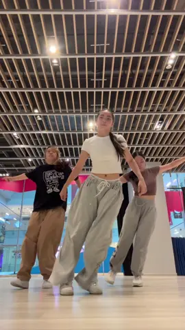 dc: @mjp @Wangsky⭐️ #fyp #dance #trend #dancer #viral #sg @nat✌🏻 @leqi👾 