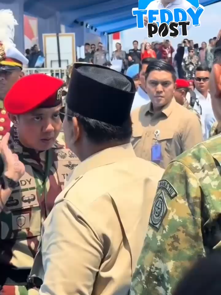 Seskab Teddy Tunjukkan Sikap dan Keramahan yang Layak Diapresiasi #fyp #teddy #teddyindrawijaya #seskab