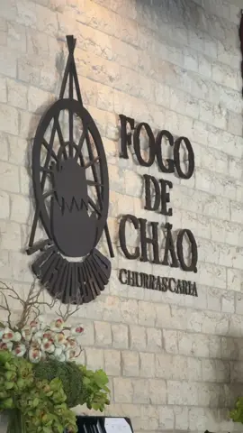 uno de mis lugares favoritos cuando tengo mucha hambre: fogo de chao, un buen churrasco brasileño, y la picanha 10/10 #Denver #Colorado #fogodechao #travel #fyp #wheretoeatindenver