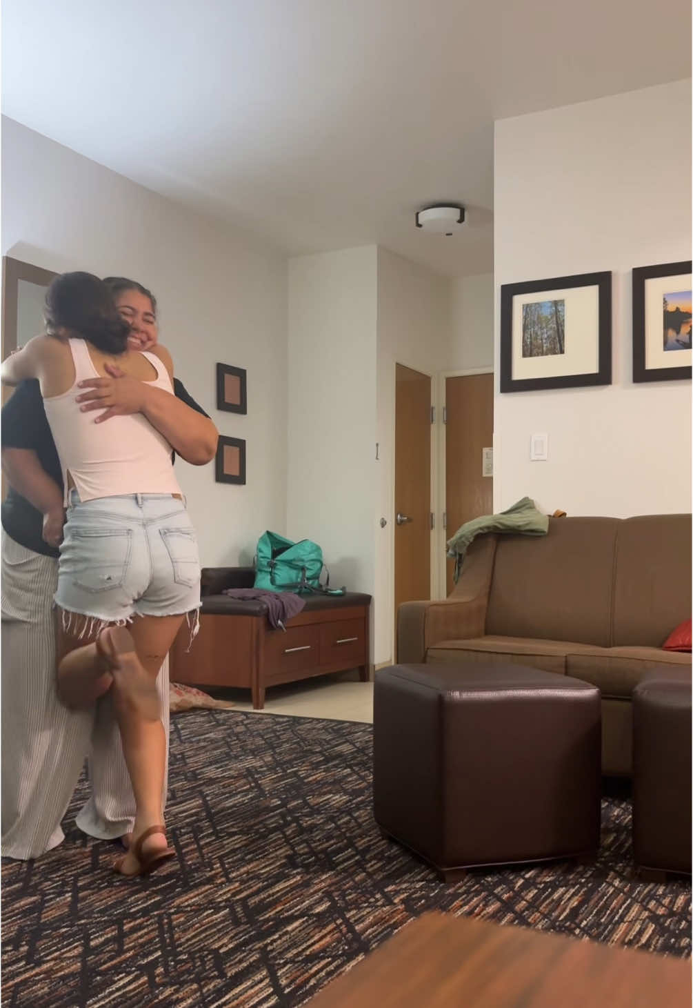 Aww my heart! ♥️ 🥺 I’ll see you soon! 🫶🏼 #collegelife #momlife 