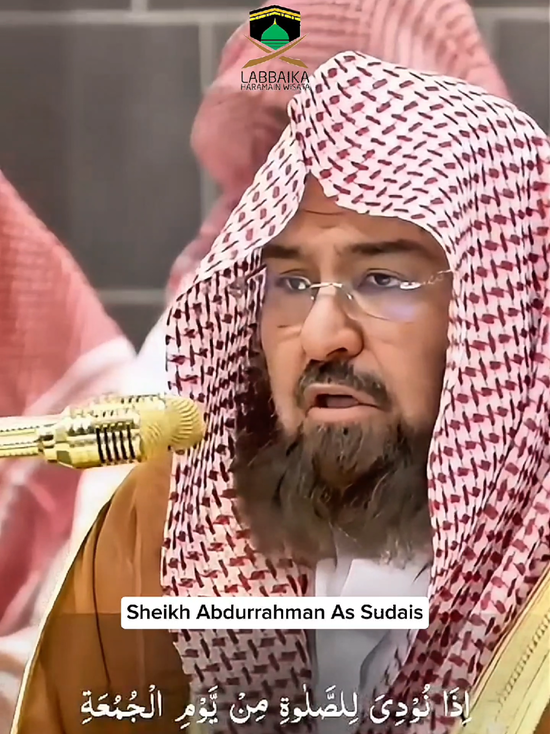 Surah Al-Jumu'ah ayat 9-11 berisi perintah untuk segera meninggalkan perniagaan dan segala urusan dunia ketika azan Jumat dikumandangkan, serta anjuran untuk mengingat Allah dan mencari rezeki yang halal setelah selesai shalat Jumat. Ayat-ayat ini juga menyoroti keutamaan apa yang ada di sisi Allah dibandingkan dengan kesenangan duniawi.  QS. AL JUMU'AH : 9-11 SHEIKH ABDURRAHMAN AS SUDAIS PT. LABBAIKA HARAMAIN WISATA  TEMAN ANDA DI BAITULLAH 🕋 Tanya-tanya aja dulu, Konsultasi GRATIS ‼️ 📱Telpn/WA : 0812-6468-4783 🌐 Instagram : @labbaikaharamain 🌐 Fanspage FB : PT. Labbaika Haramain Wisata 📍Jl. Garu III No. 999 (Depan Komplek Meher Palace) Medan Amplas, Sumatera Utara 20229 #labbaikaharamainwisata #umrohindonesia #umrohsumut #umrohmedan #mekkahmadinah #umrohyuk #umroh2025🕋🤲 #umrohterpercaya #umrohfamily #umroh #umroh1446h #umroh2025  #umrohyuk 