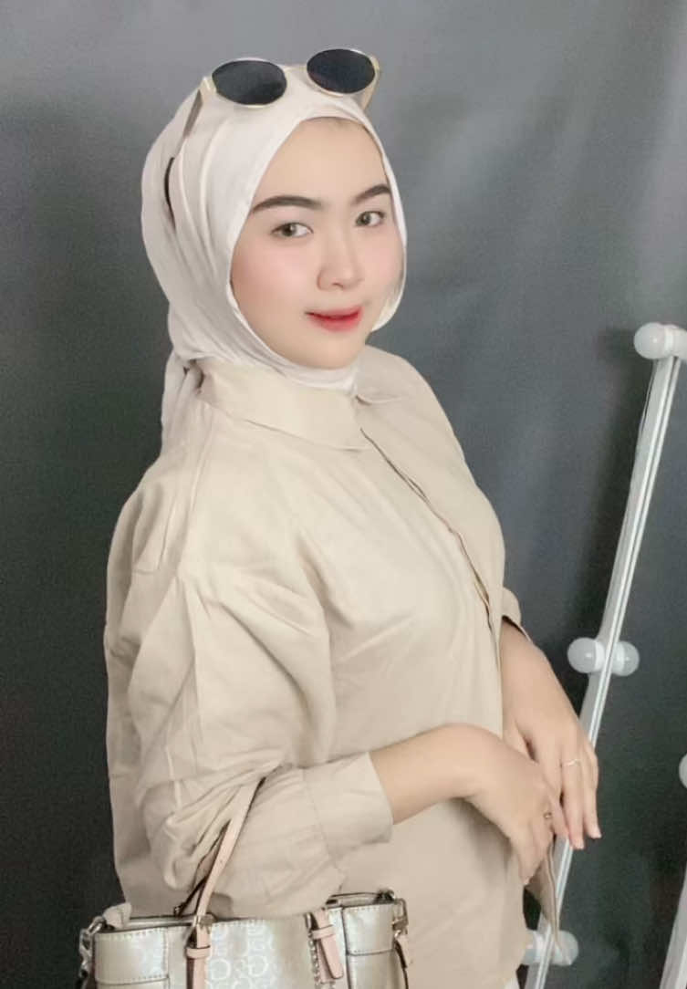 Jadi pemenangnya yang manaa niii😋#fyp #masukberanda #xyzbca #foryou #OOTD #ootdhijab #4u #sampel #kemeja #outfit #outfitinspo #OOTD #ootdfashion #afilate 