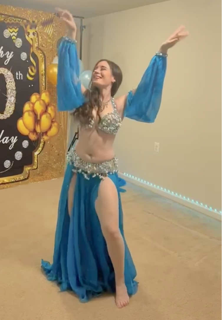 My #bellydance at a birthday party in #Virginia 🥳 #ArabTikTok #washingtondc #fyp 