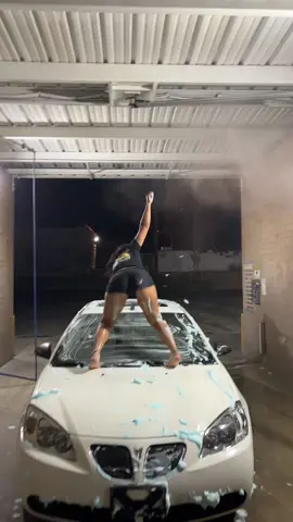 outside with sum pretty bitches 😸😝🤩 #fyp #carwash #trending @Maya 