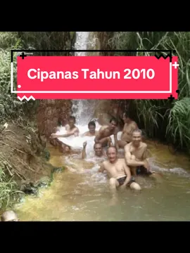 jadi nostalgia kembali 🥹 terimakasih atas segala supportnya untuk Curug Cipanas ya 🫶 📌Info Wisata: 📍Alamat: Curug Cipanas Nagrak, Lembang, Bandung Barat. Jawa Barat. ⏰Operasional 24 jam nonstop ➡️ Harga Tiket Masuk Wisata Biasa: •HTM Pagi 30rb •HTM Malam 35rb (diberlakukan mulai pukul 17.00-5.00 WIB) ➡️ Harga Tiket Masuk Menginap: •HTM 35rb*promo (mulai pukul 15.00-11.00/09.00 WIB) & (belum termasuk tenda dll.) 📎Note Tiket Masuk Wisata: •Tiket Masuk <FREE berendam di seluruh kolam> •Anak dengan tinggi badan di bawah 1 meter <gratis> •Rombongan mulai dari 50 orang ke atas <potongan 10%> ✨Wahana Baru “SKY VIEW” Tarifnya RP30.000/org✨ [BOOKING CAMPING] ➡️ Melalui DM atau  Hubungi admin Curug Cipanas WA 082126140278 yang mau cek pricelistnya dulu, boleh DM aja ya😉 #wisataairterjun #wisatamurahbandung #wisataalambandung #healing #curugcipanasnagrak 